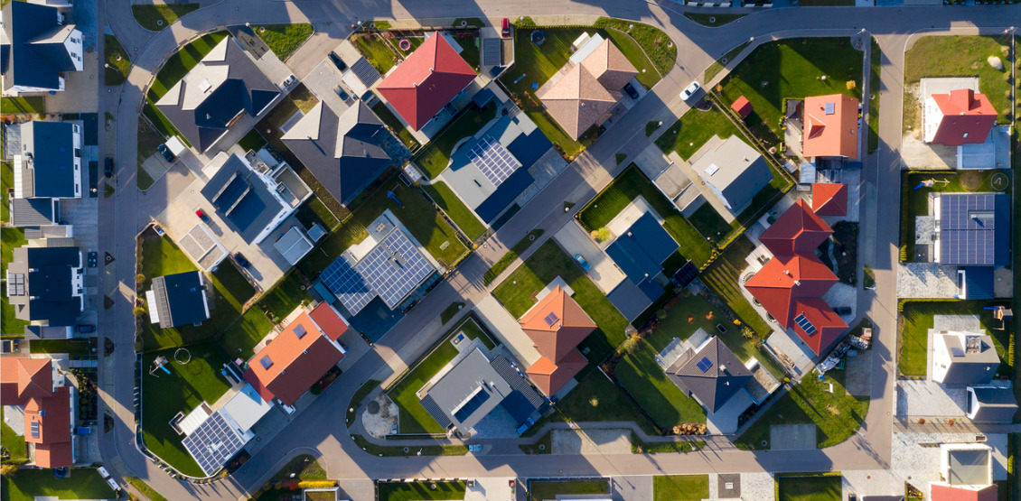 new-housing-estate-from-above-picture-id1187918698