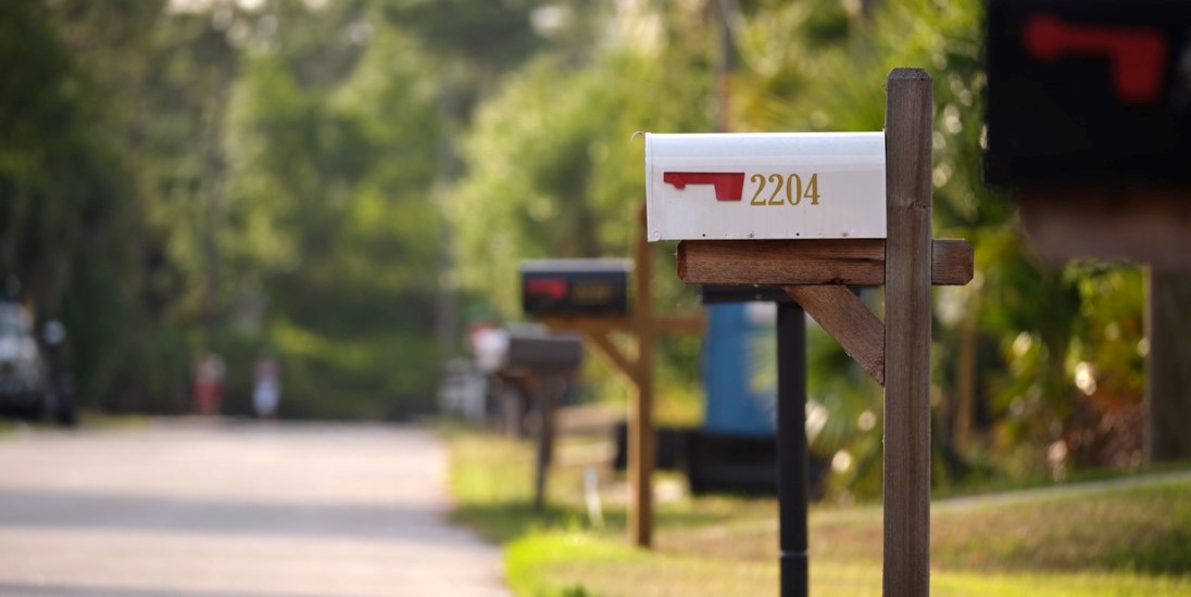 typical-american-outdoors-mail-box-on-suburban-street-side.jpg_s=1024x1024&w=is&k=20&c=HED0JWgfTv3eFNbfAOIkwWJzZLt-kbrSH61fs2zKozA= (5)